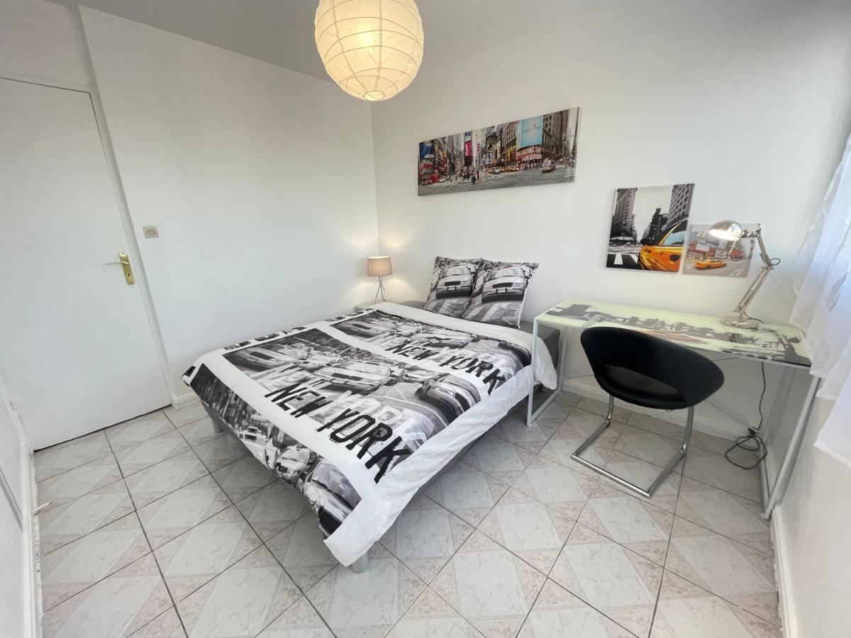 Chambre Privee En Colocation Dans Un Appartement Au Centre De Rillieux La Pape Exterior photo