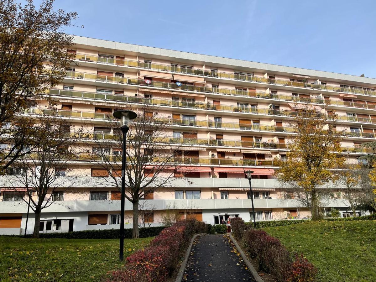 Chambre Privee En Colocation Dans Un Appartement Au Centre De Rillieux La Pape Exterior photo