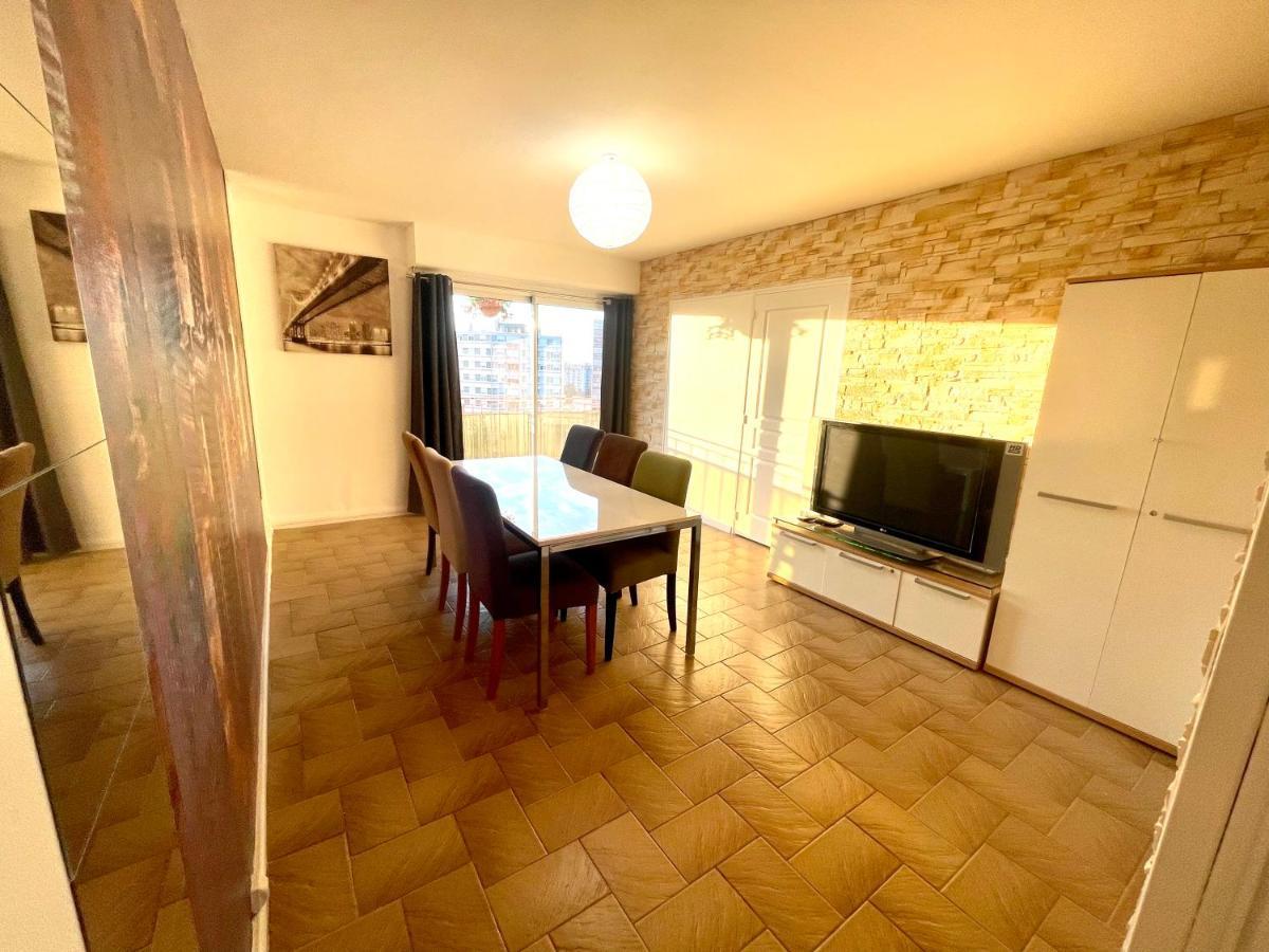 Chambre Privee En Colocation Dans Un Appartement Au Centre De Rillieux La Pape Exterior photo