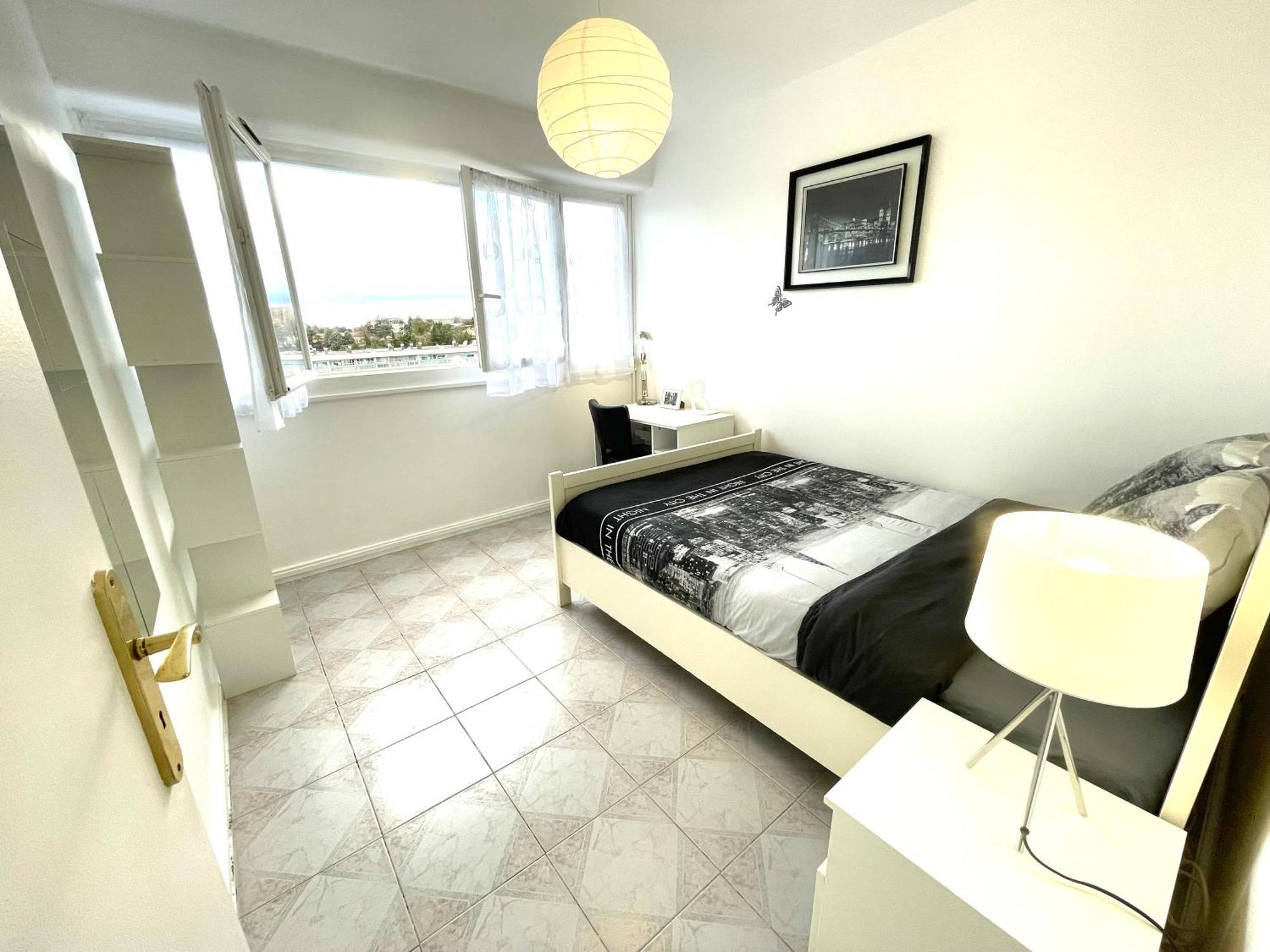Chambre Privee En Colocation Dans Un Appartement Au Centre De Rillieux La Pape Exterior photo